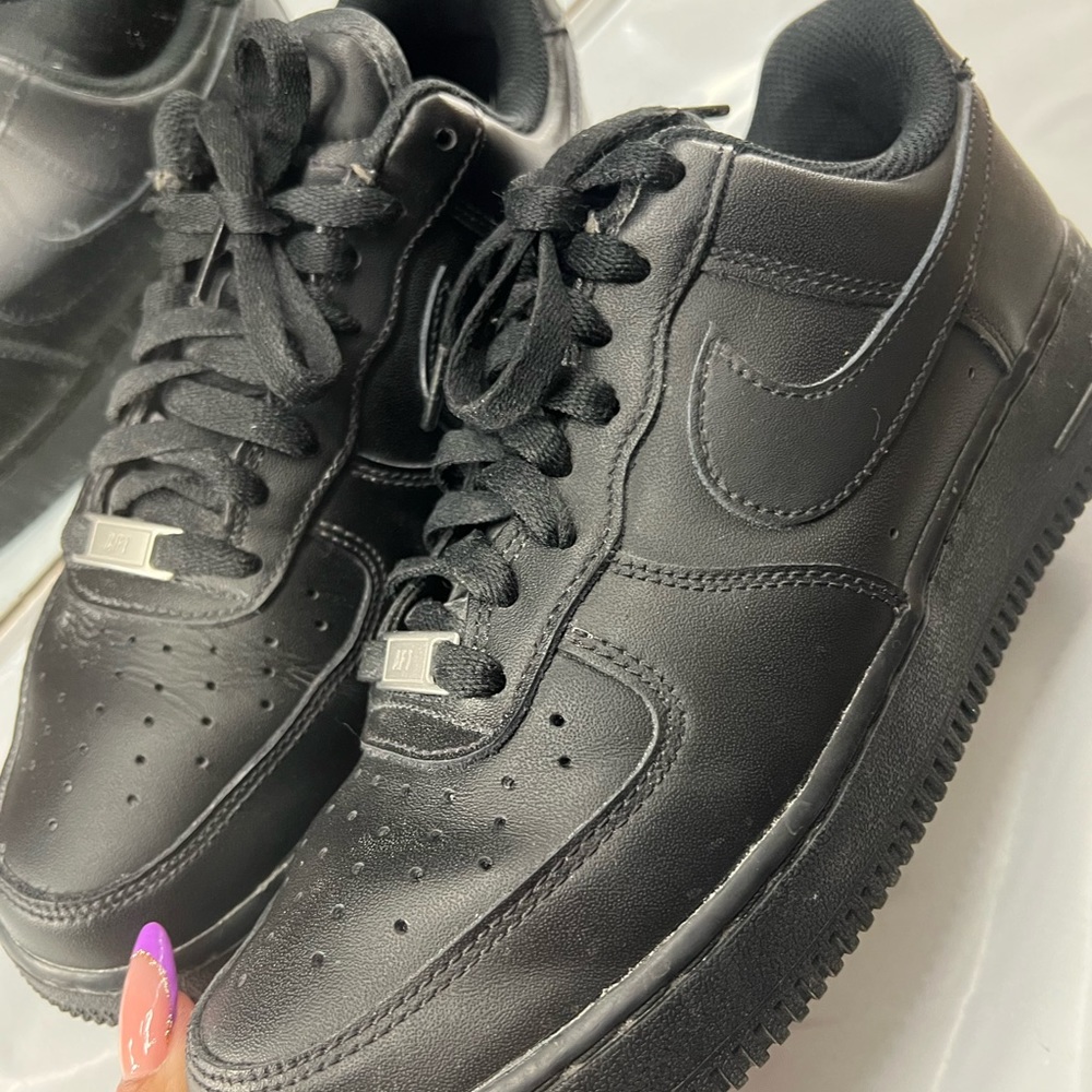 Nike Air Force 1 '07
Women's 9.5